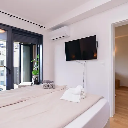 Lägenhet Beachfront With Private Garage And Amazing Balcony With Seaview *