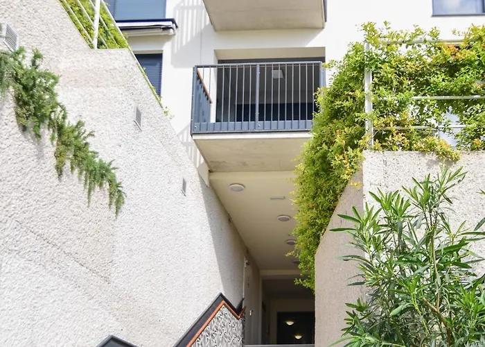 Beachfront With Private Garage And Amazing Balcony With Seaview * Σπλιτ