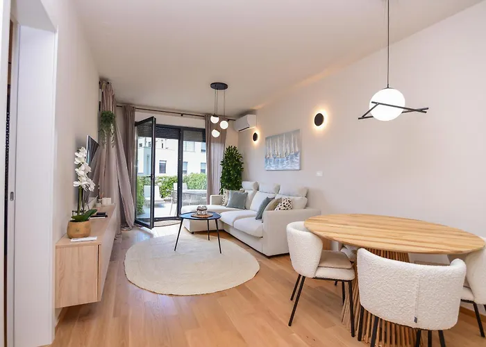 Beachfront With Private Garage And Amazing Balcony With Seaview *