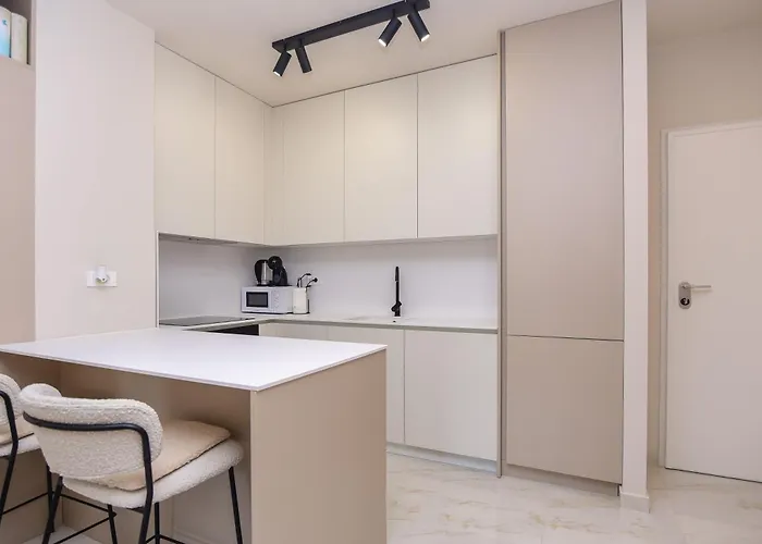 Beachfront With Private Garage And Amazing Balcony With Seaview Apartamento