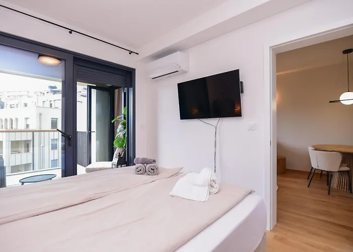 아파트 Beachfront With Private Garage And Amazing Balcony With Seaview *