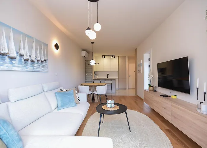 Beachfront With Private Garage And Amazing Balcony With Seaview Daire