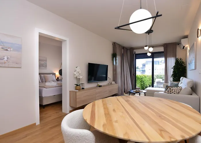 Beachfront With Private Garage And Amazing Balcony With Seaview Daire