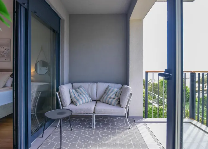 Beachfront With Private Garage And Amazing Balcony With Seaview Daire Split